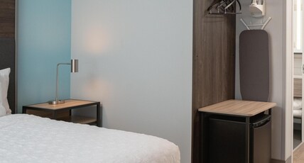 Tru by Hilton Spring Hill Room Type - 1 KING HEARING ACCESSIBLE