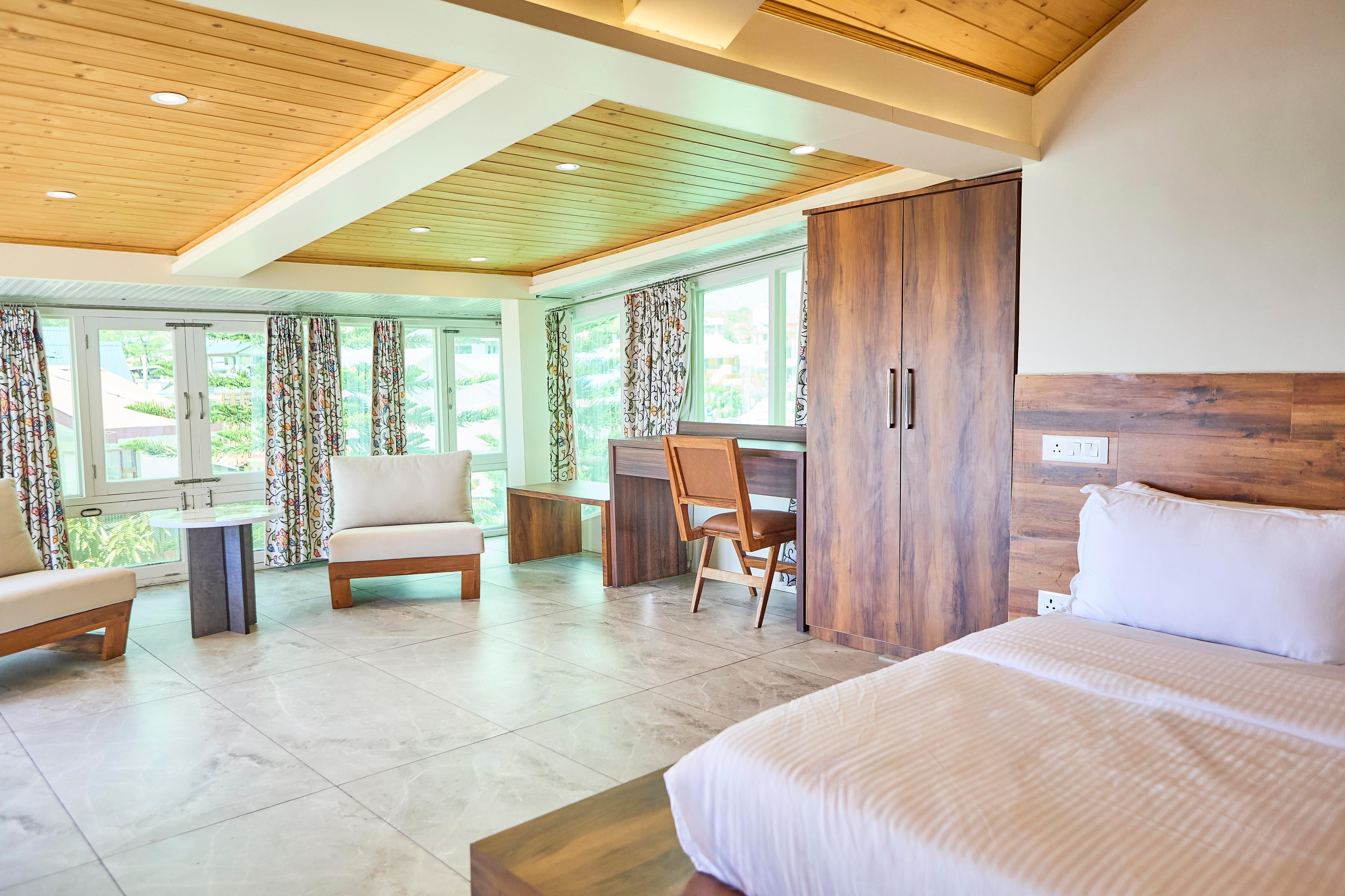 Brookfield Room Type - Attic King Room Mt. & Sunset View