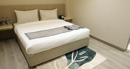 Win Hotel Room Type - Deluxe Room With City View