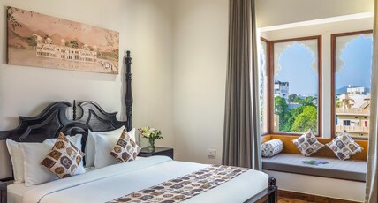 The Classic Crown Udaipur  A Luxury Hotel by Lake Pichola Room Type - Crown Room with Couple Jacuzzi