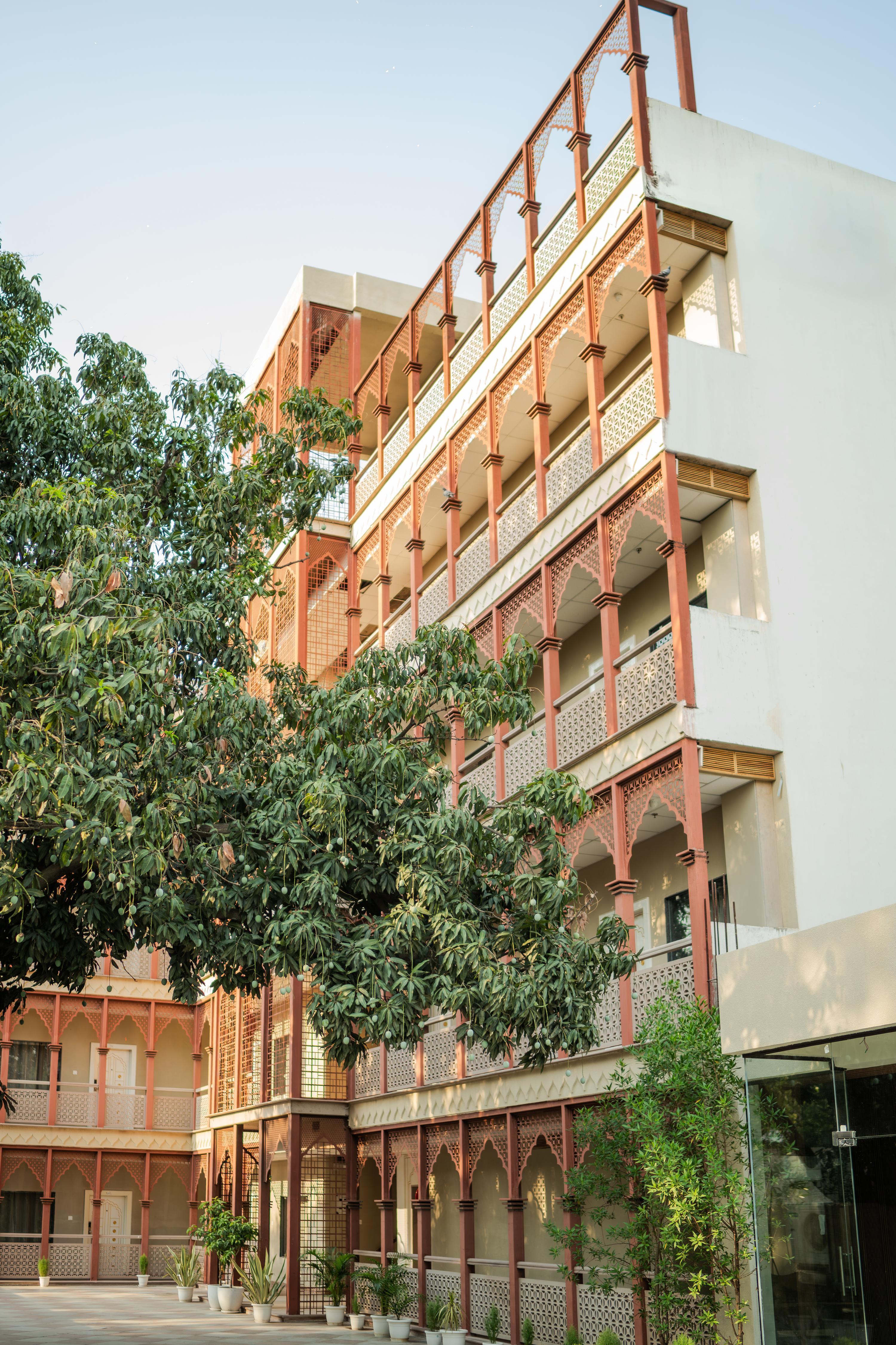 Aam Bagh Banaras - Tap to explore photos