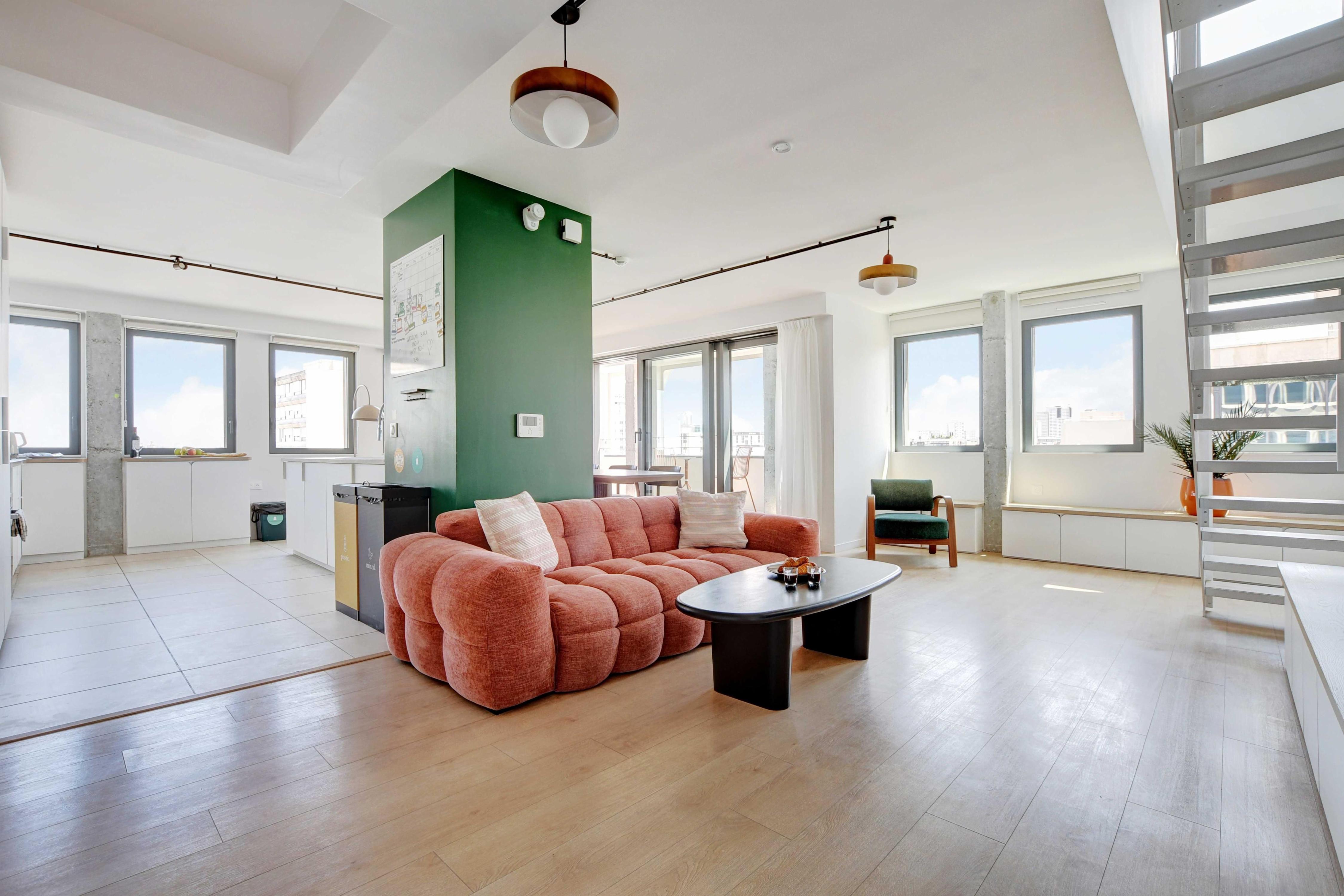 Studio 1010 in a premium residence- Sport/Rooftop - Tap to explore photos