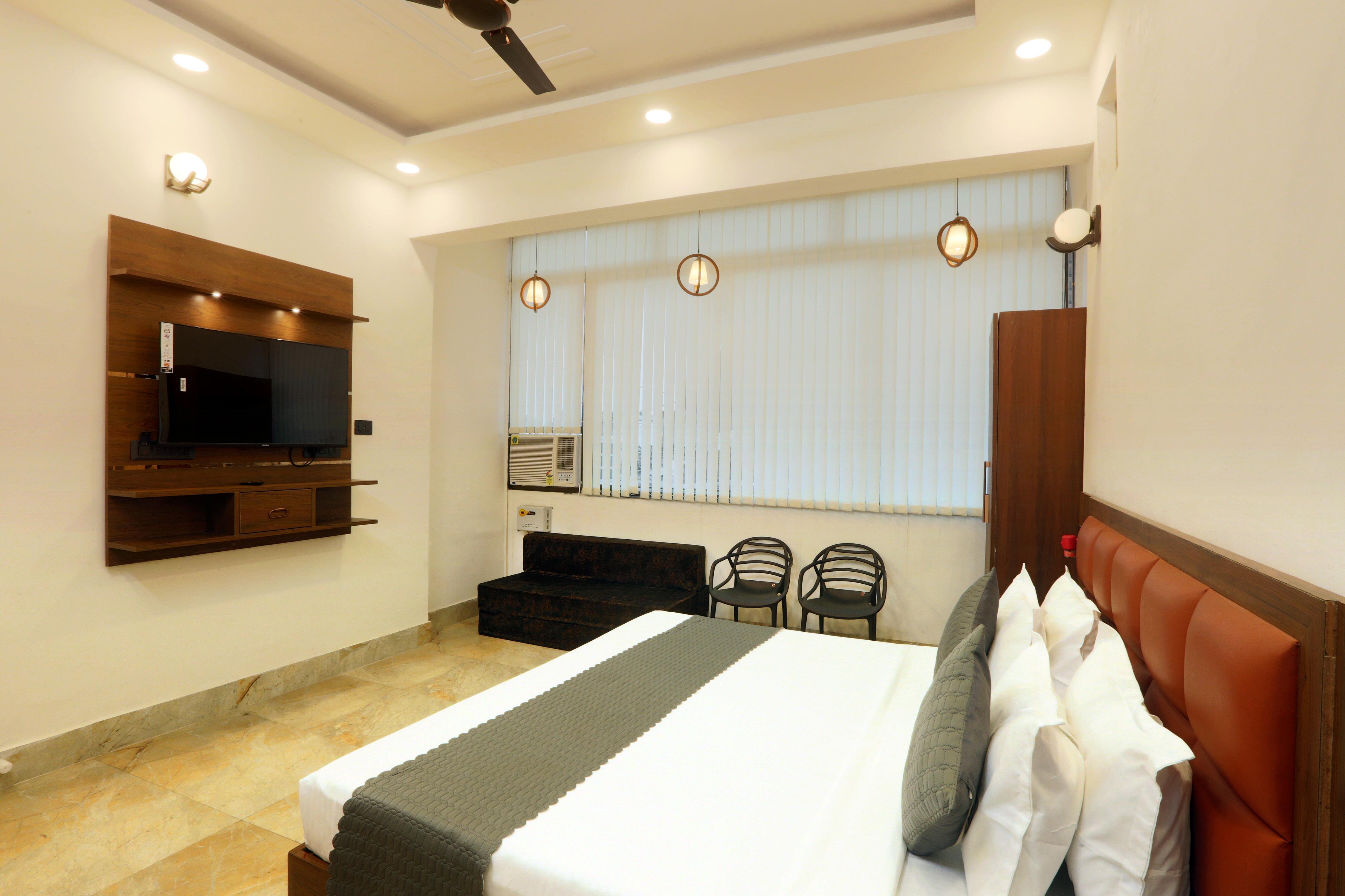 Shankara Inn, 15 Mints from Temple - Tap to explore photos