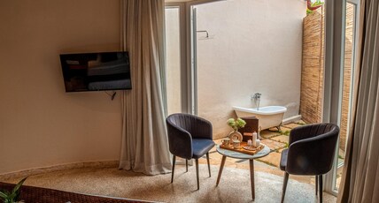 Nazaara Hills Retreat Room Type - Luxury Cabana Cottages (Bath Tub)