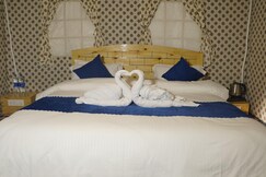 Parvati Baag Camps By Feast Holidays 