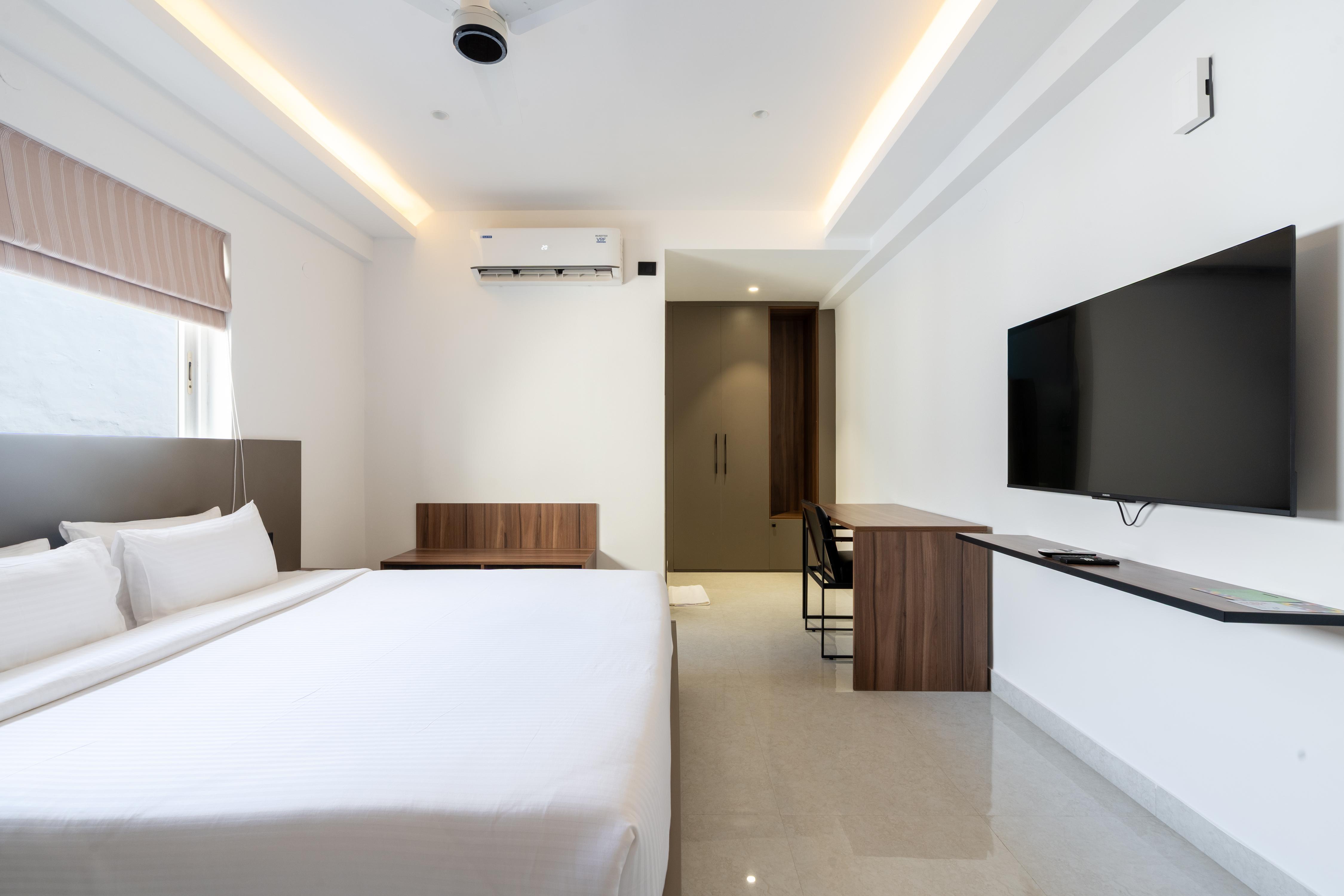 Hyber Hotel - Tap to explore photos