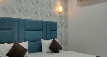 Hotel Abhijeet Inn Room Type - Standard AC Double Bed