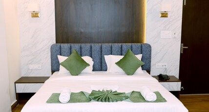 Grand Meridian Hotel & Restaurant Room Type - Suite Room