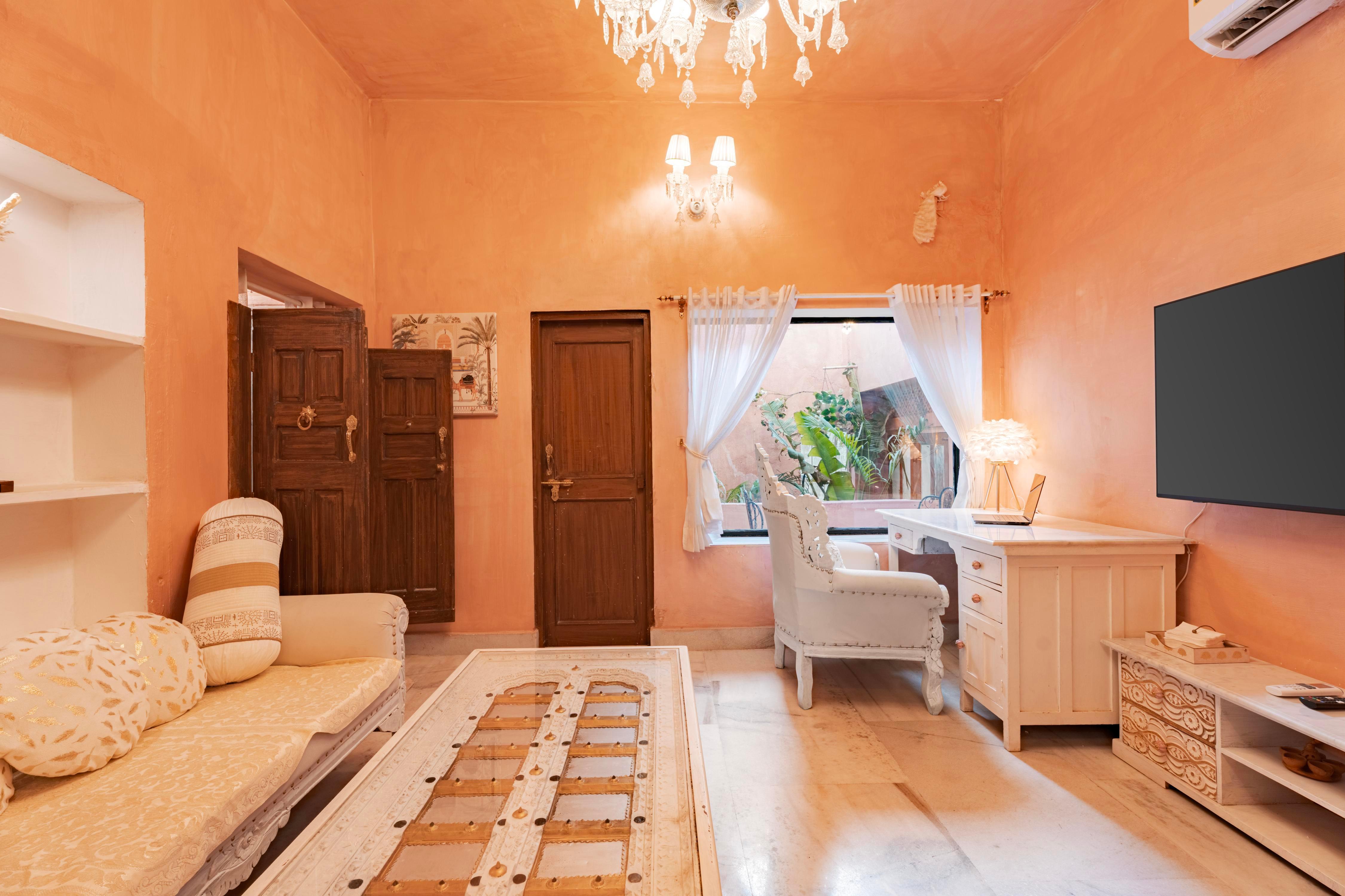 Misty BNB and Homestay - Pink City - Tap to explore photos