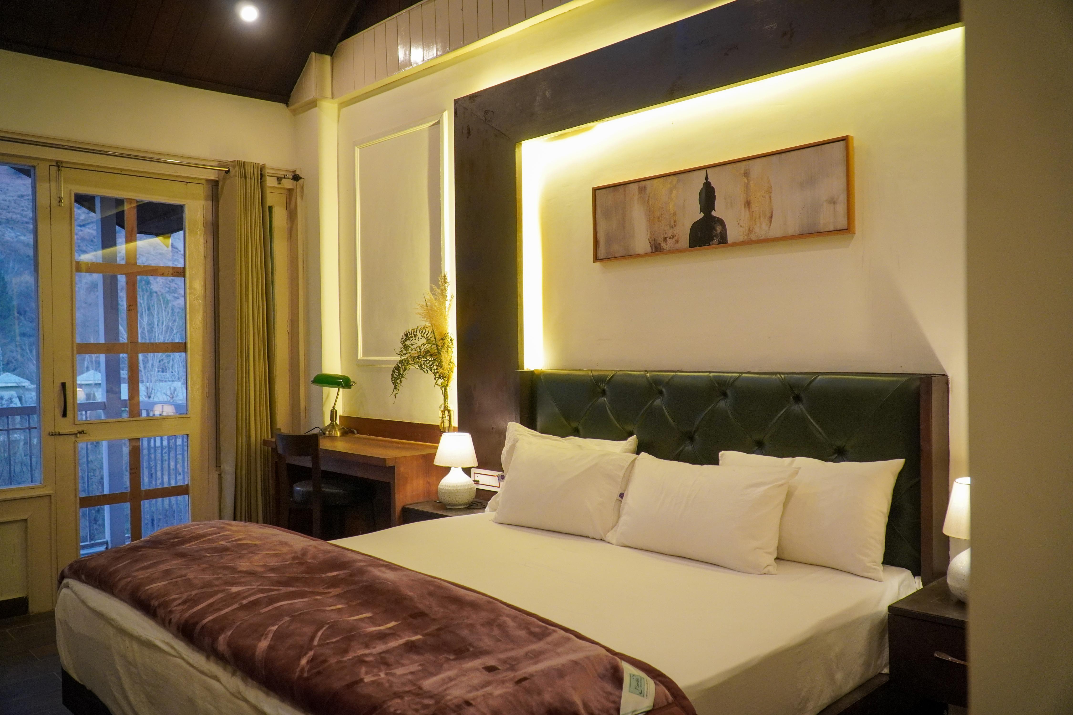 Rooh Kasol | A Boutique Stay Room Type - Vintage Family Suite with Attic