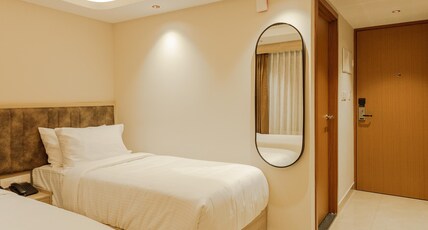 Olwen Suites Room Type - Premium Twin Bedroom