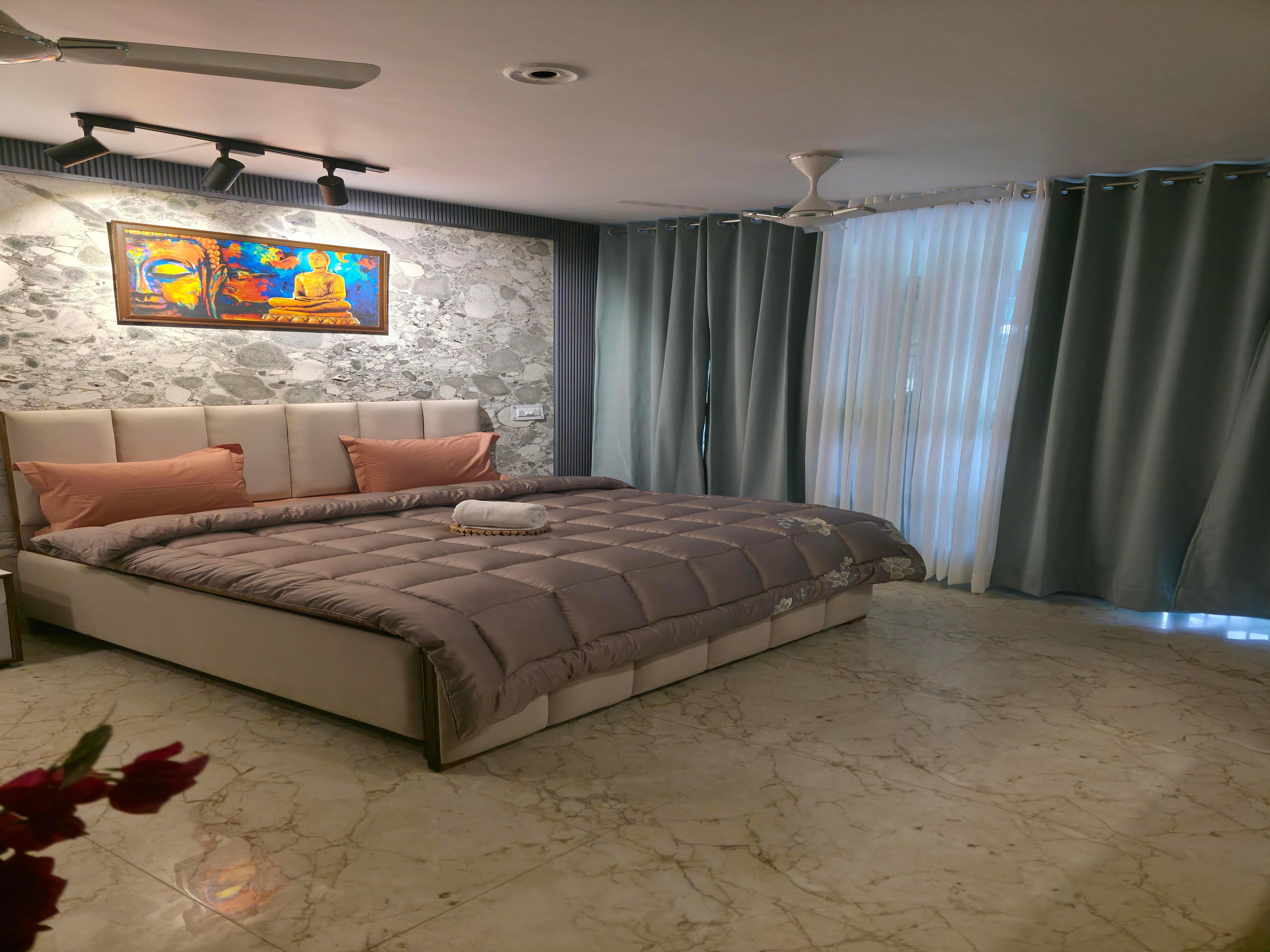 The Elegant StoneHouse near India Expo Mart - Tap to explore photos