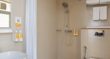 Bloom Hotel M Block GK2 Room Type - Value Queen