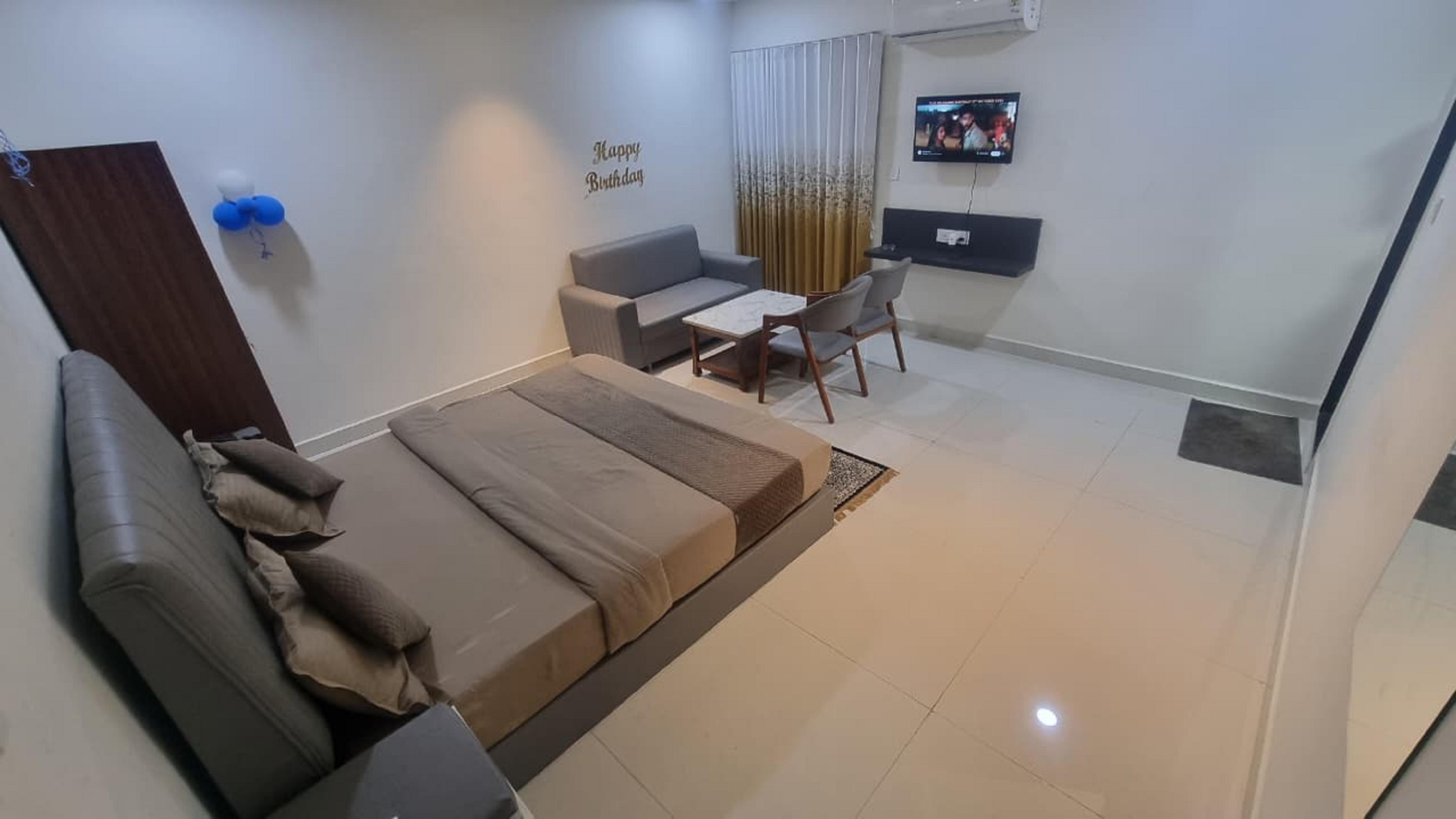 Hotel ADC and Garden Restaurant Room Type - Deluxe Room