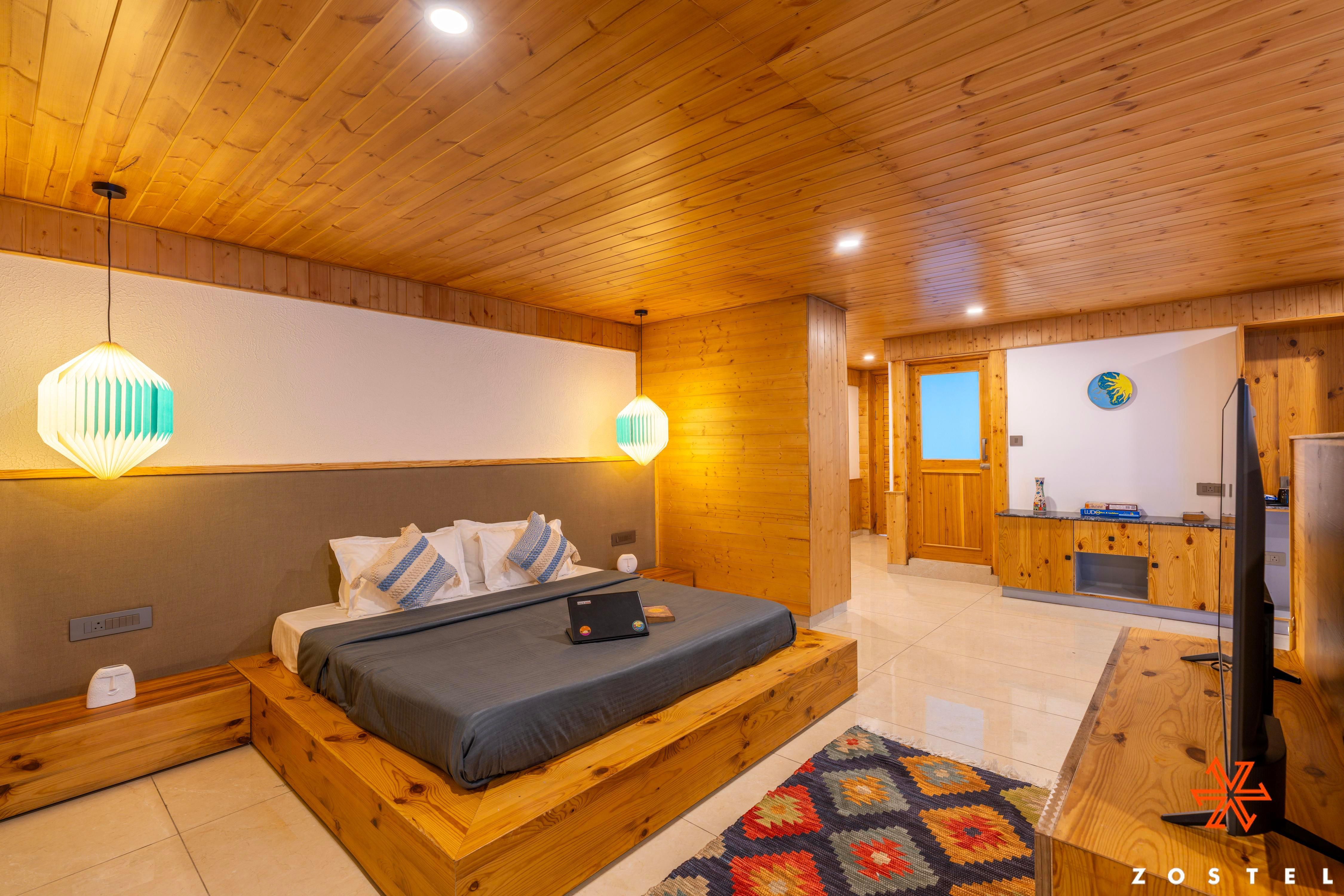 Zostel Kasol Room Type - Premium Room (with balcony)
