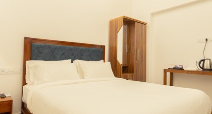 GREENS RESIDENCY Room Type - SUITE DOUBLE BEDROOM