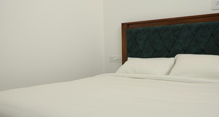 GREENS RESIDENCY Room Type - STANDARD DOUBLE BED ROOM