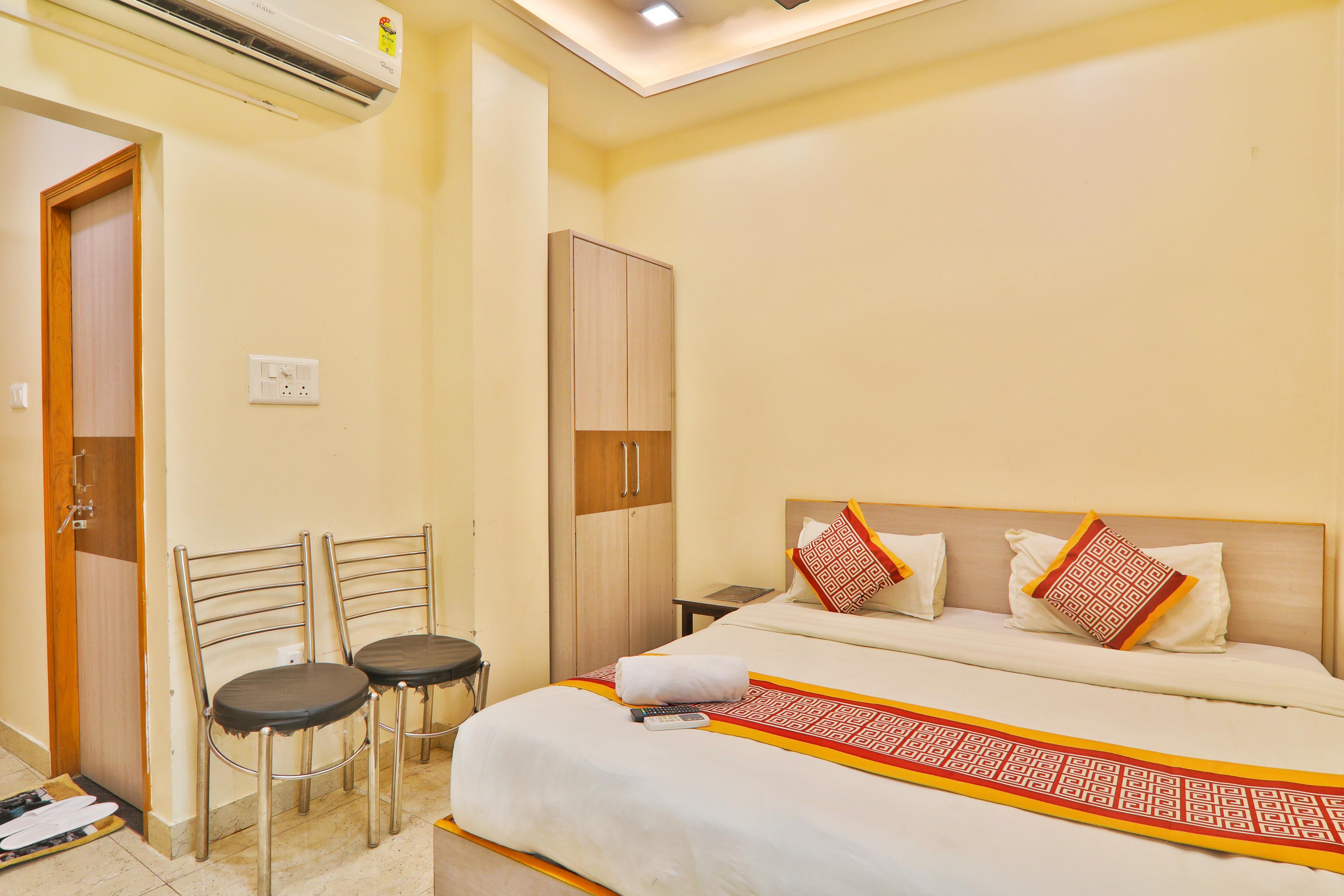 Royal Celebration - Tap to explore photos