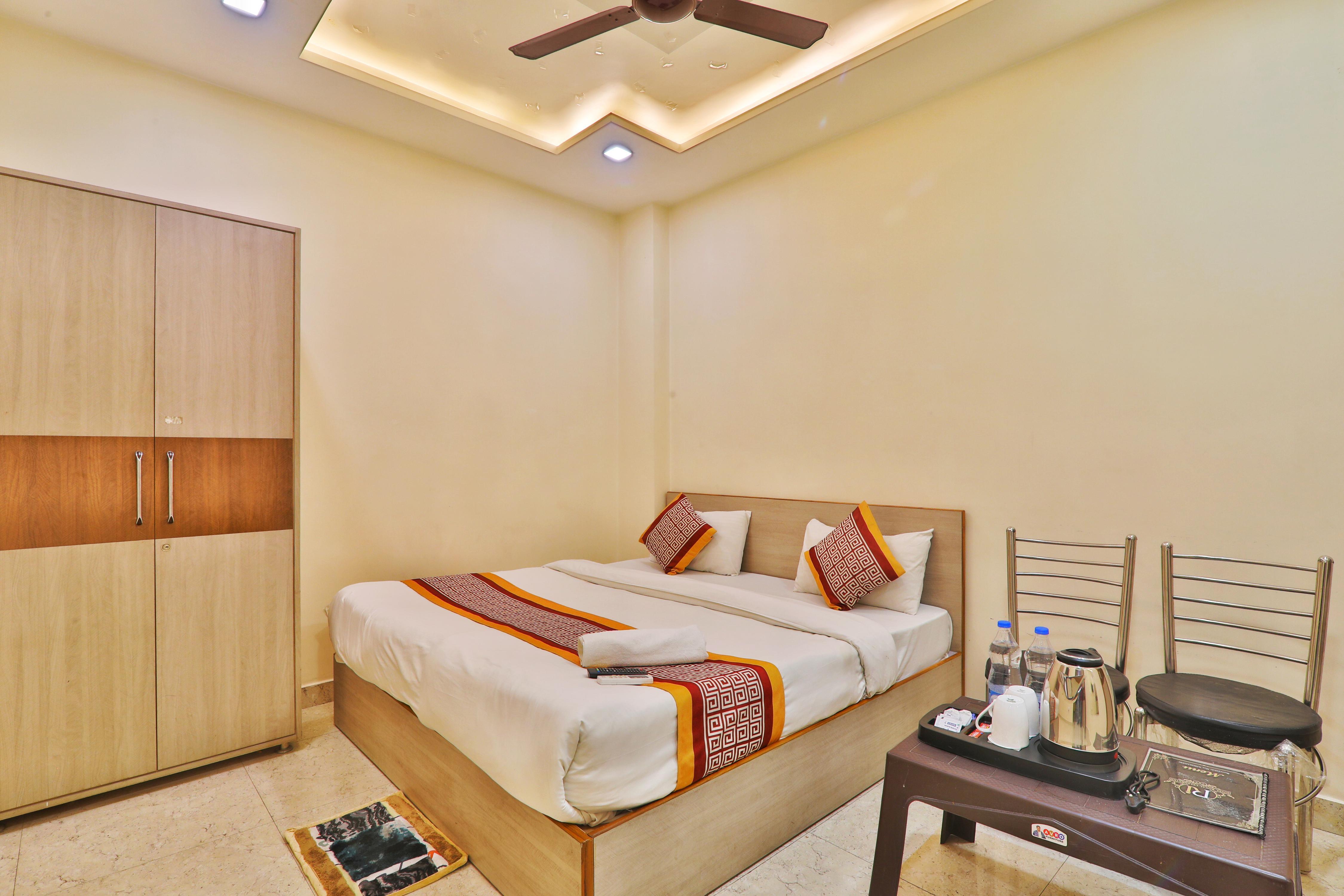 Royal Celebration - Tap to explore photos