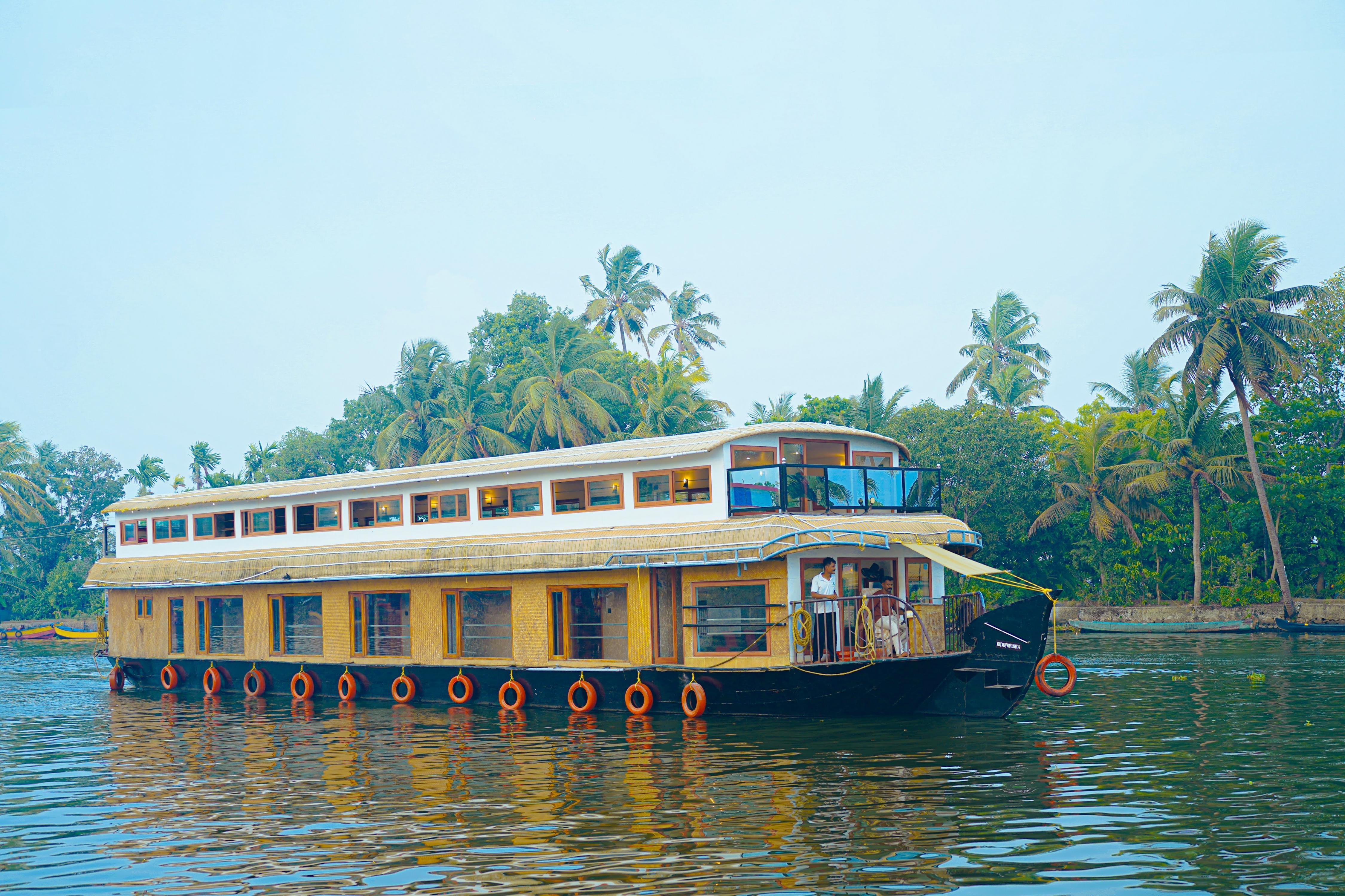 Relax in Kerala Premium Cruise