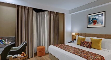 Hays AIR By Ahuja Residences - Golf Course Ext. Road & Sector 51 Room Type - Deluxe Room
