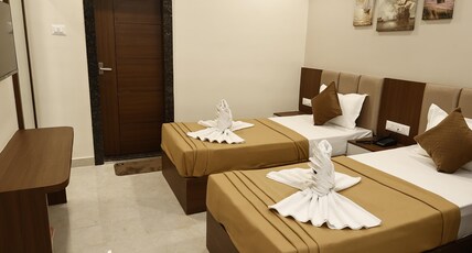 Hotel Raj Residency Room Type - Deluxe Twin Bed Room