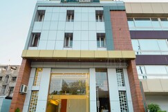 Hotel Deol's Paradise