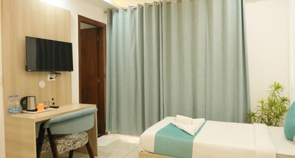Hotel Corporate Stays @ Golf Course Road Gurgaon Room Type - Studio Room with Balcony