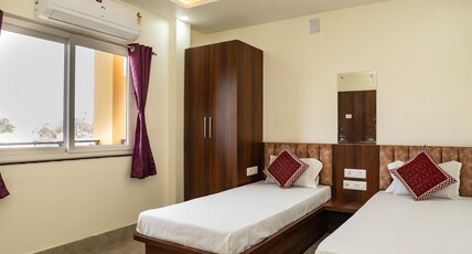 Hotel Shivpriya Palace  05 Minutes from Babadham Temple Room Type - Deluxe Twin