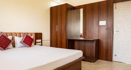 Hotel Shivpriya Palace  05 Minutes from Babadham Temple Room Type - Deluxe Room