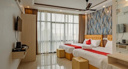Priya Residency Pondicherry Room Type - Family Room with Balcony