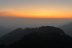 Vivara Cottage Mussoorie   With Winter line view