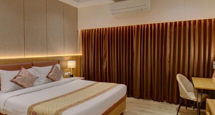 Hotel Warma Palace Room Type - Deluxe Room