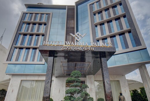Hotel Warma Palace