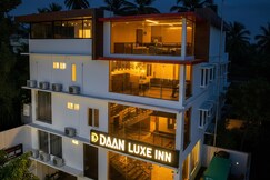 DAAN LUXE INN