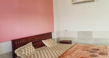 HOTEL KRISHNA PALACE Room Type - Standard Room with Air Conditioning