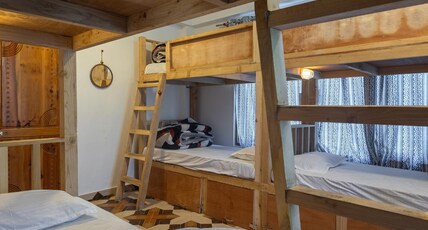 AmigosIndia Katagla (Kasol) Room Type - 6 Bed Mixed Dormitory