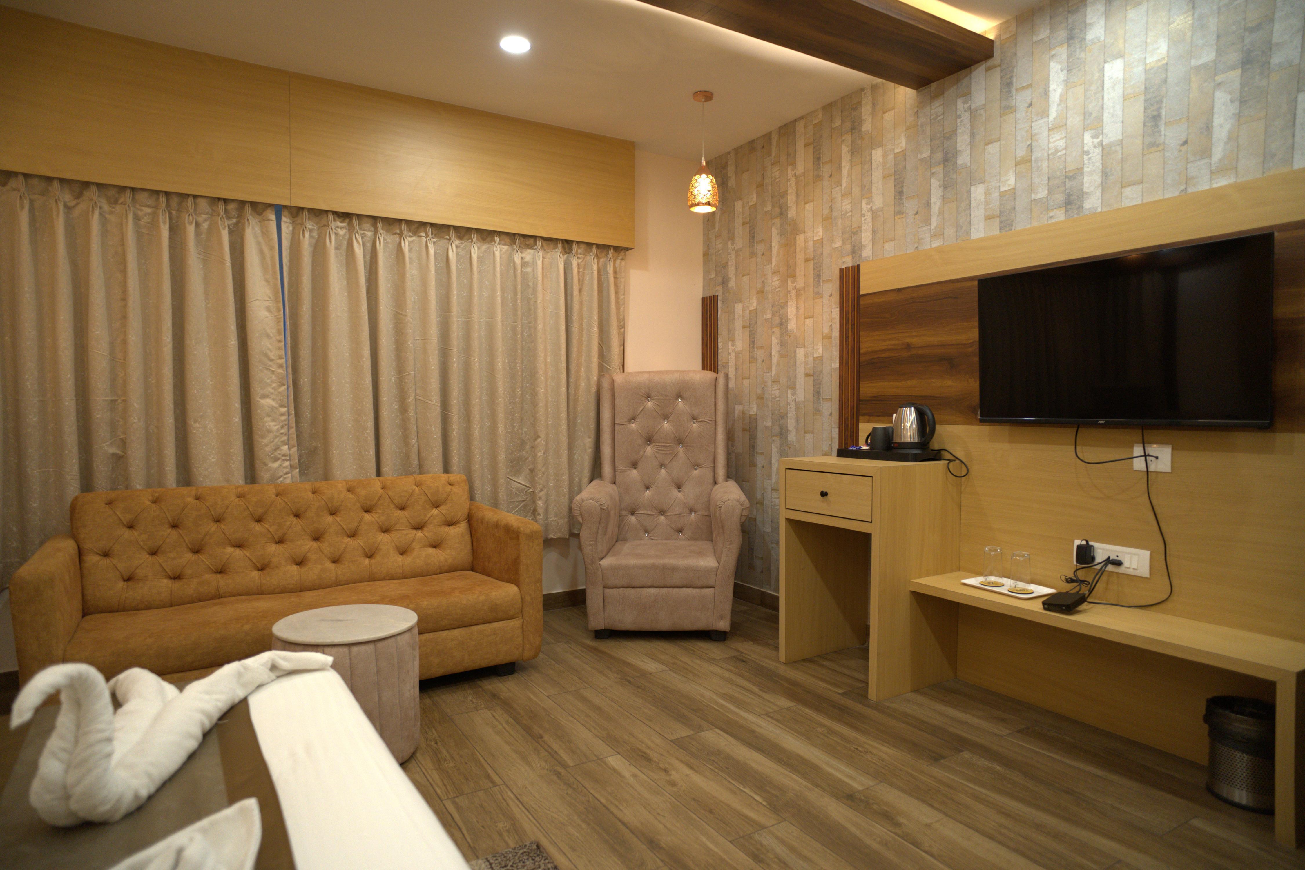Hotel Sonali Golden Palace - Tap to explore photos