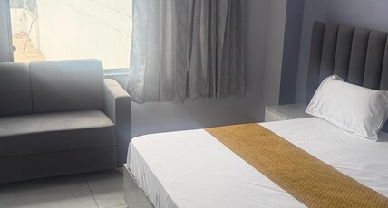 Hotel Crystal Inn Room Type - Deluxe King Bed Room
