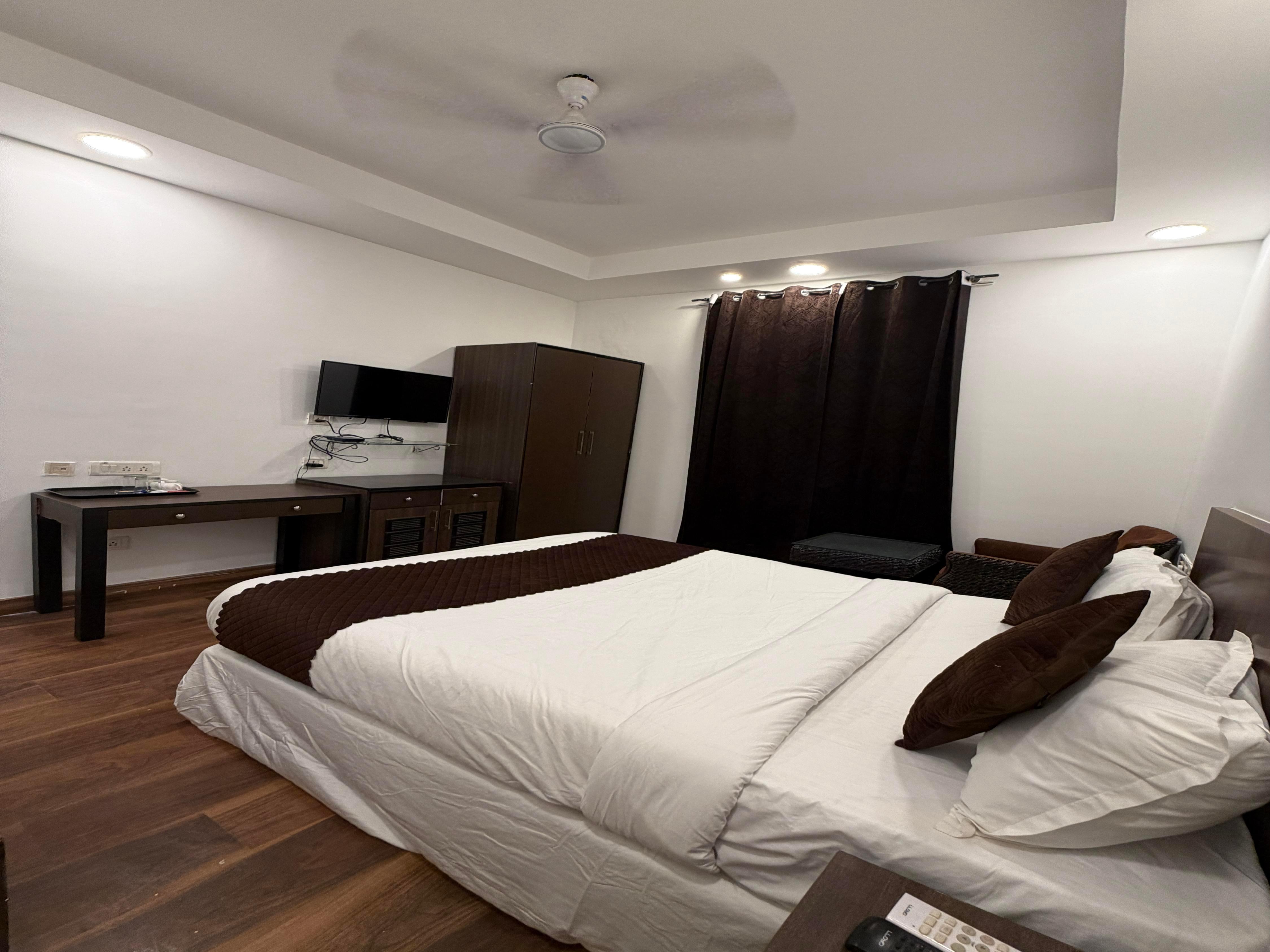 Elmas Boutique MG Road Room Type - Standard Room