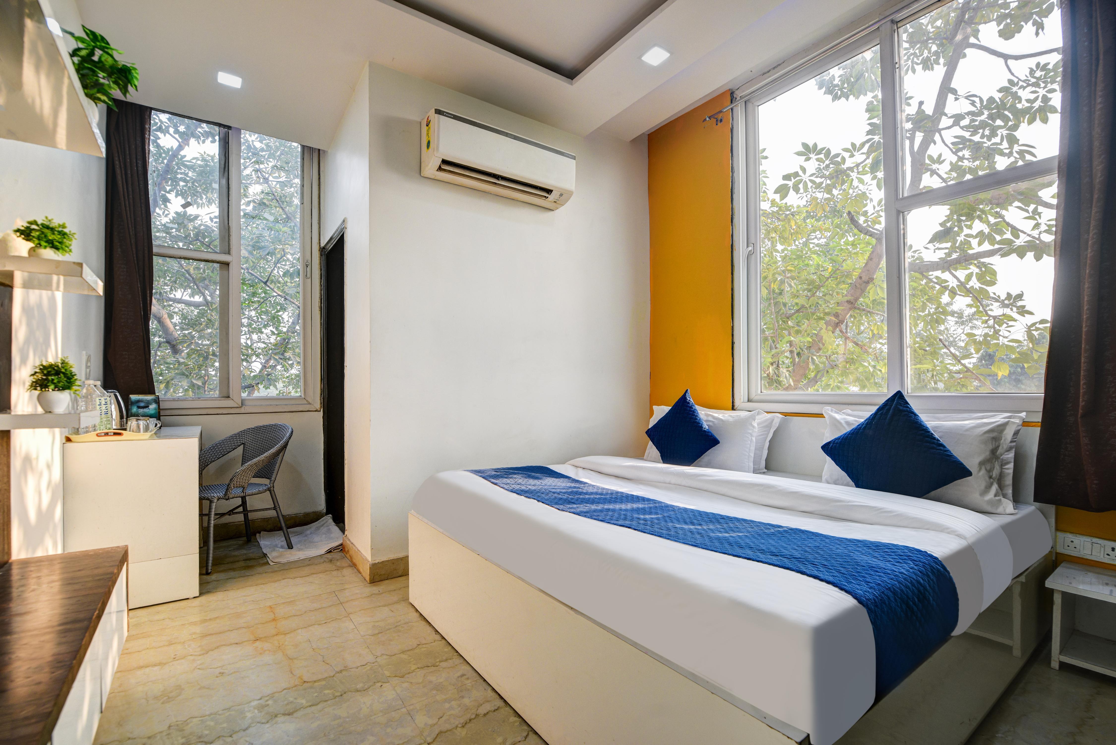 Hotel Black Rose Near Rajiv Gandhi Cancer Hospital & Pitampura Metro - Tap to explore photos