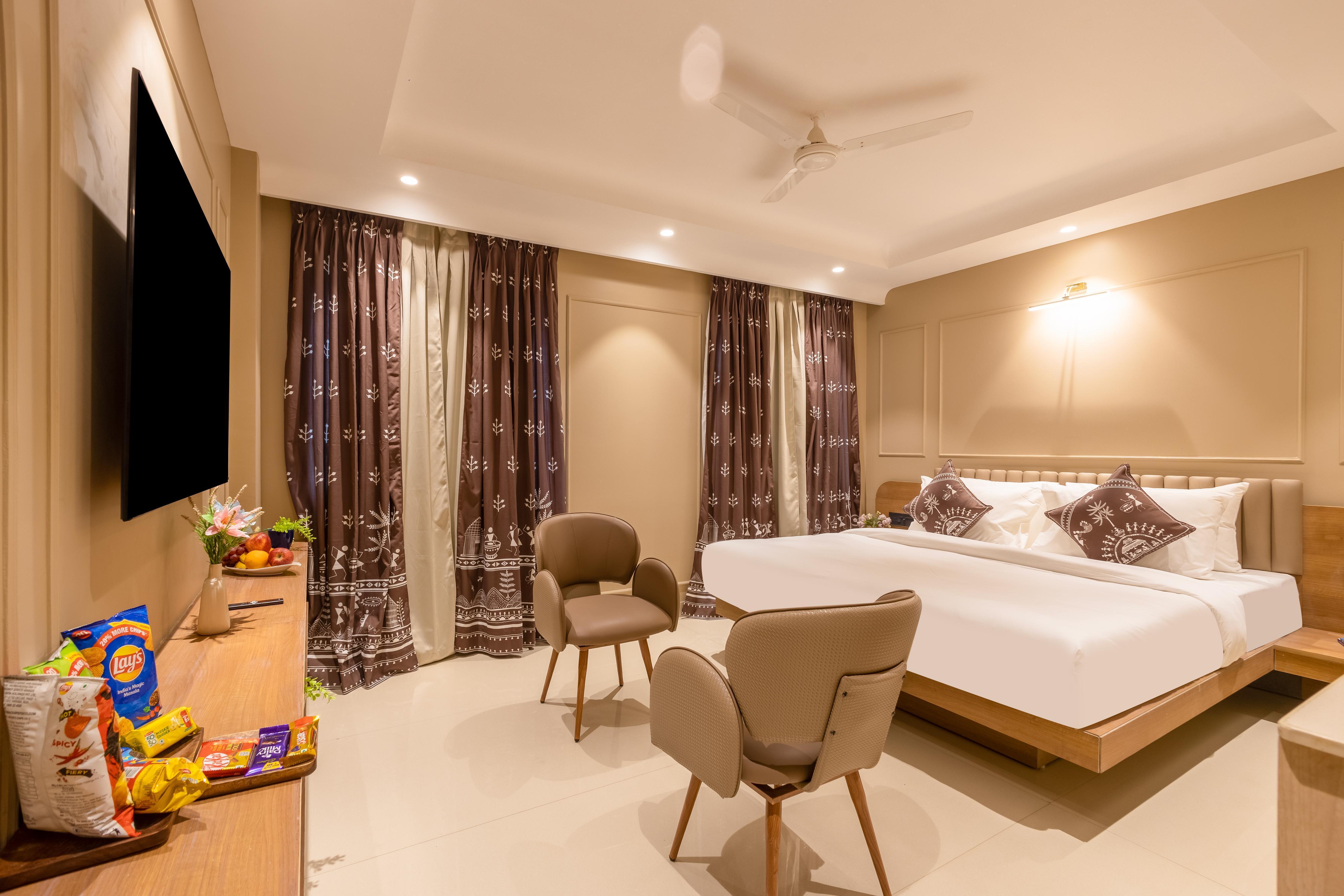 Hotel Vibe House, A Boutique Living Experience - Near Connaught Place & City Centre