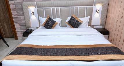 NEW MOUNT VIEW HOTEL - 5 Min Drive to Takht Sri Keshgarh Sahib Gurudwara Room Type - Duluxe Room