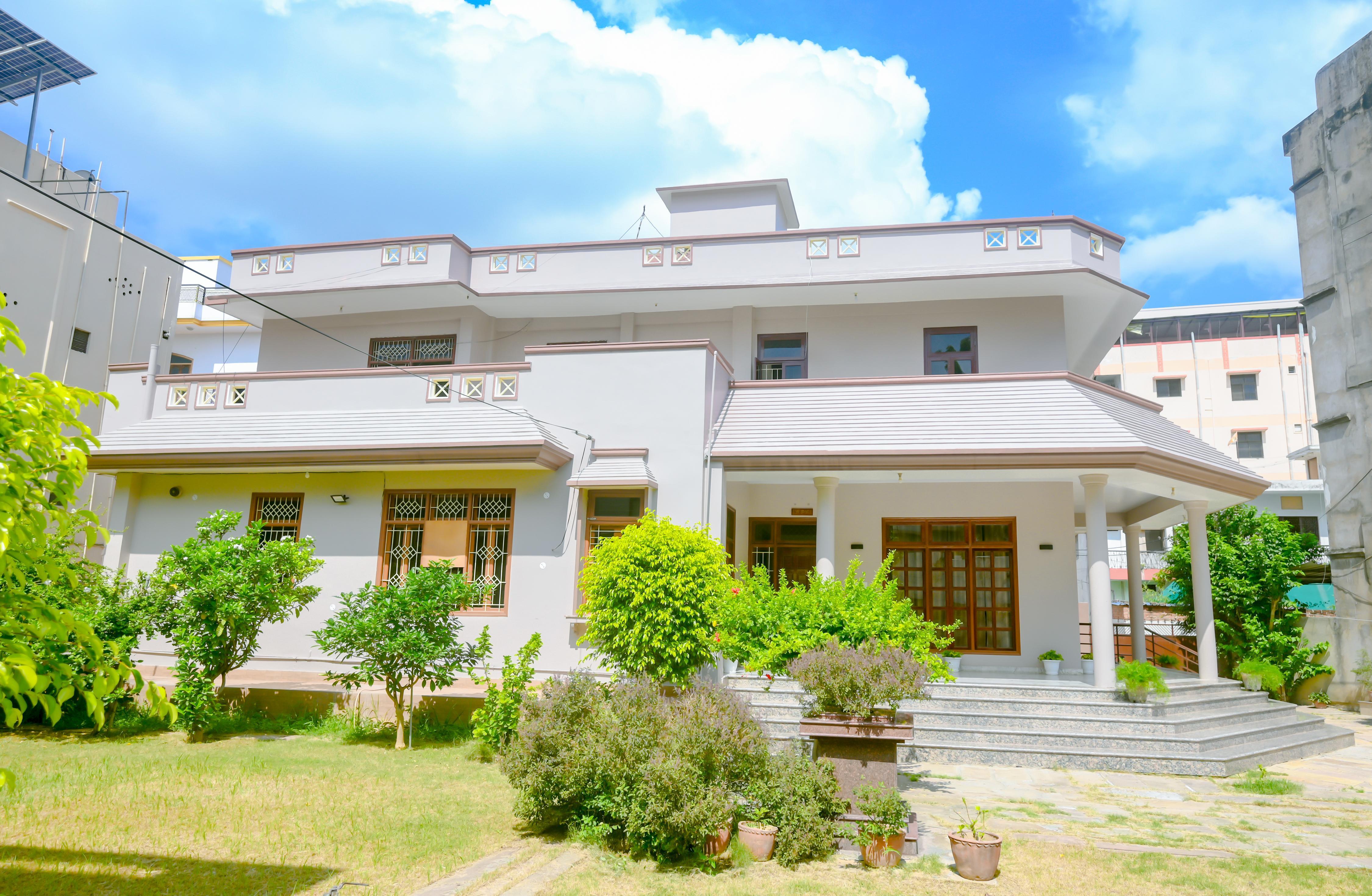 Indira Home Stay Shivaay