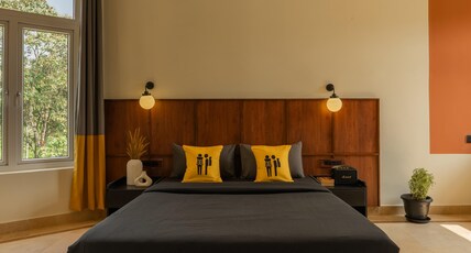 The Hosteller Bam Coorg Room Type - Deluxe Double Room with Balcony and Garden View