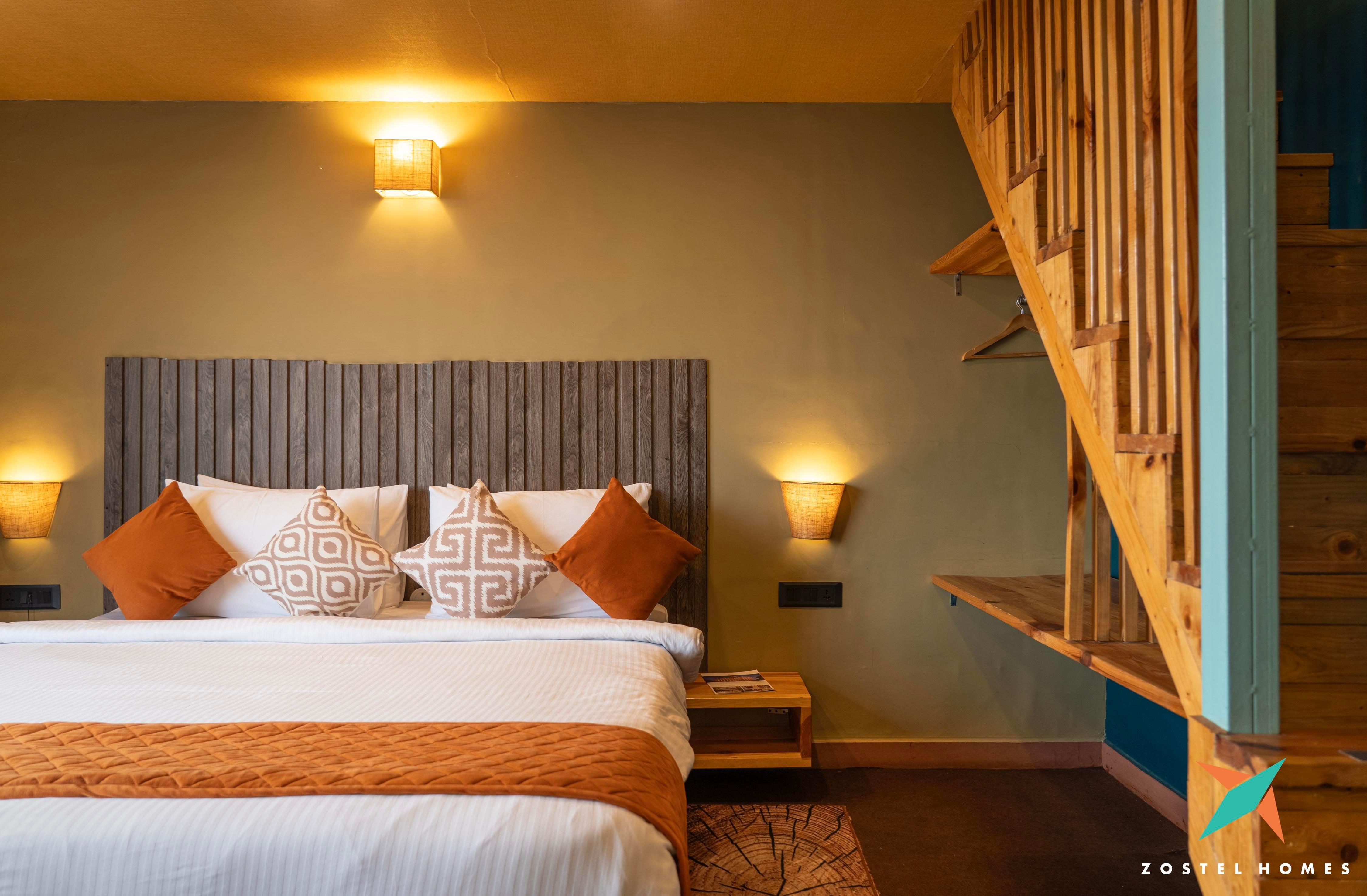 Zostel Homes Bir Room Type - Superior Attic Room (with balcony)