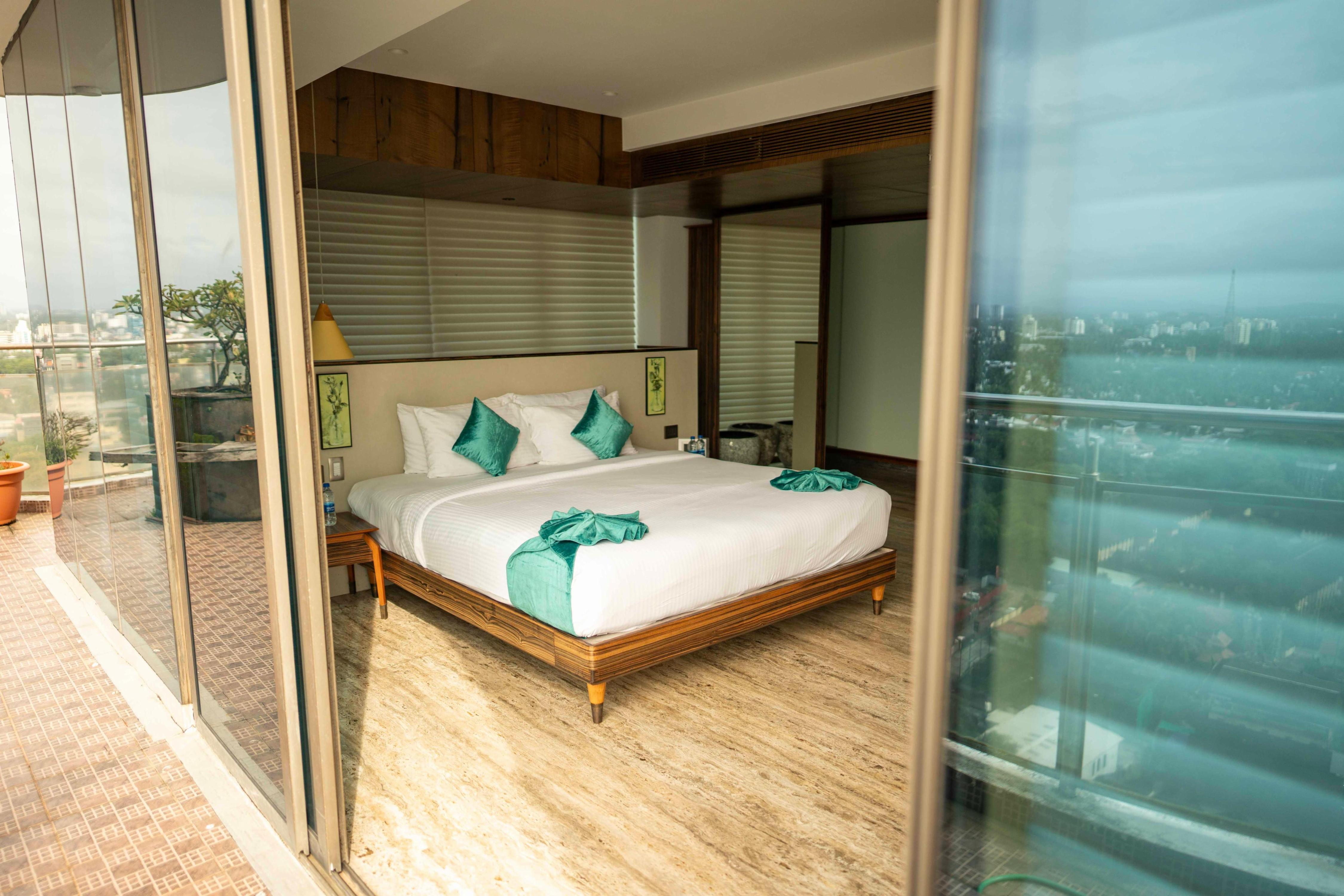 22nd Floor Sea-View - Marine Drive Penthouse by Niotel - Tap to explore photos