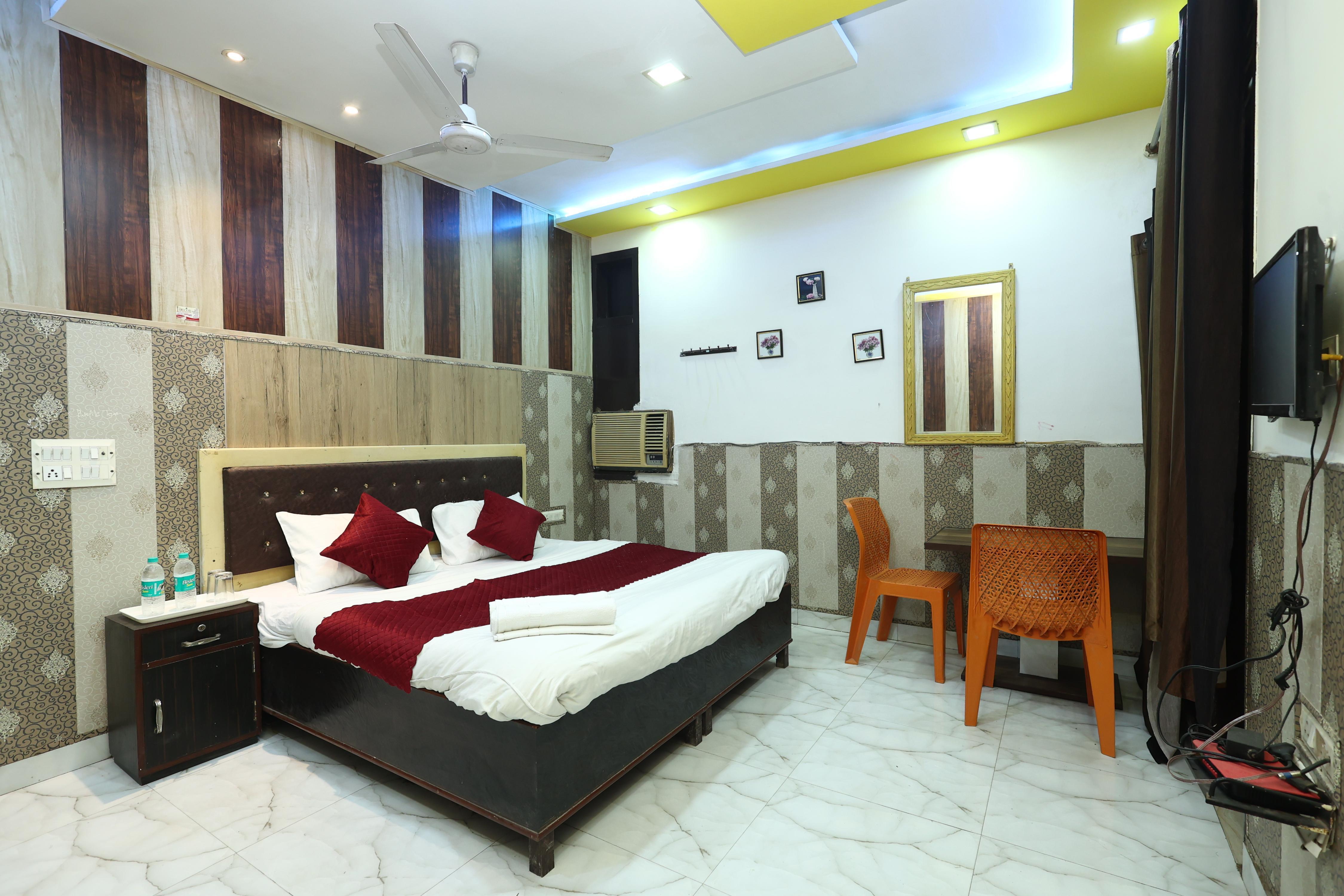 Taj Crown Villa Home Stay - Tap to explore photos