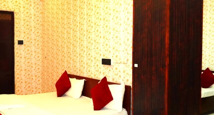 Ambassador Grand Room Type - Family Suite - 2 king Beds,2 Bathrooms & Living area. Ambassador Grand Room Type - Family Suite - 2 king Beds,2 Bathrooms & Living area.