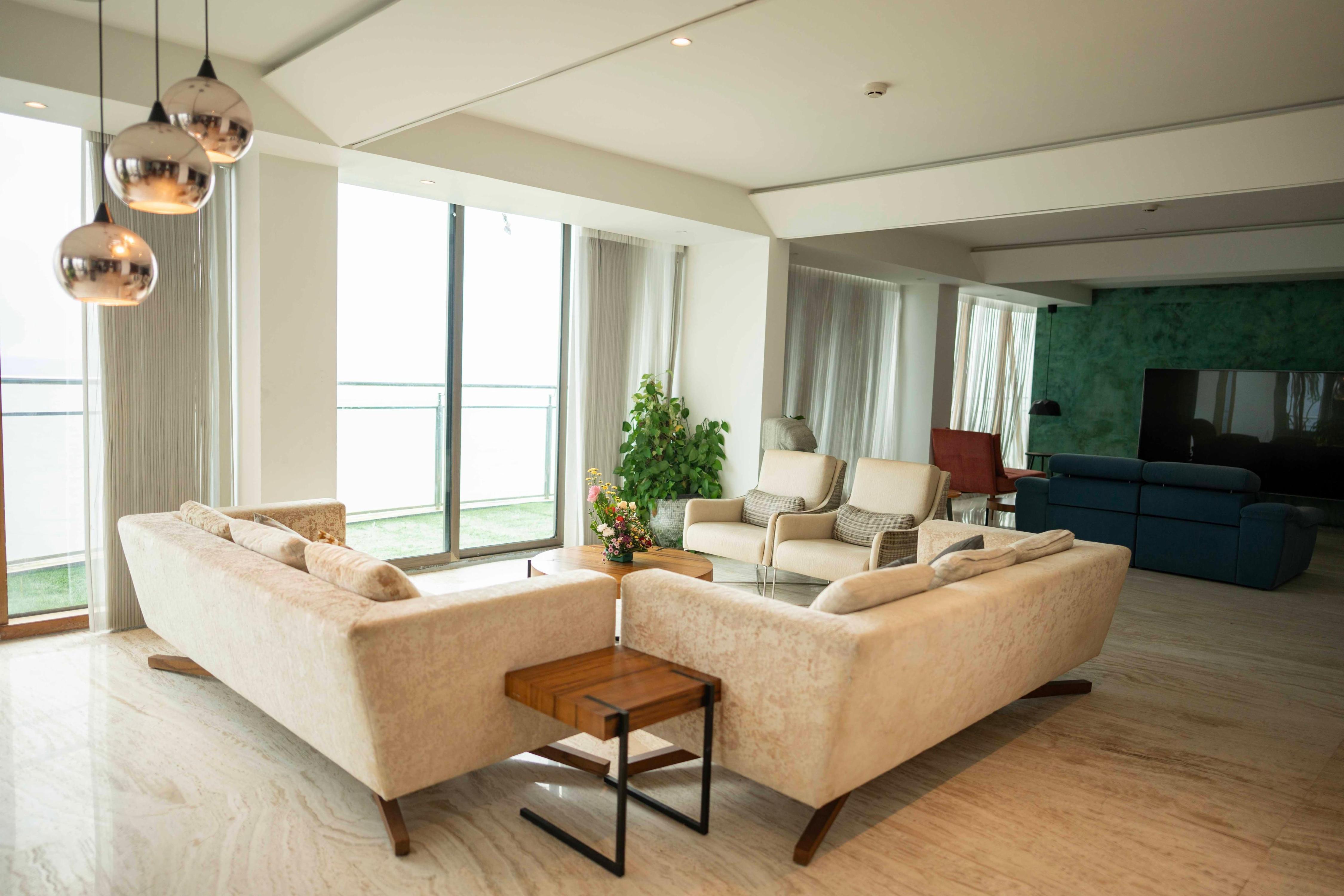 22nd Floor Luxe Sea-View - Marine Drive Penthouse by Niotel - Tap to explore photos